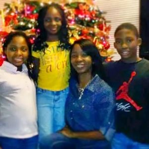 Meet your Posher, Demeka